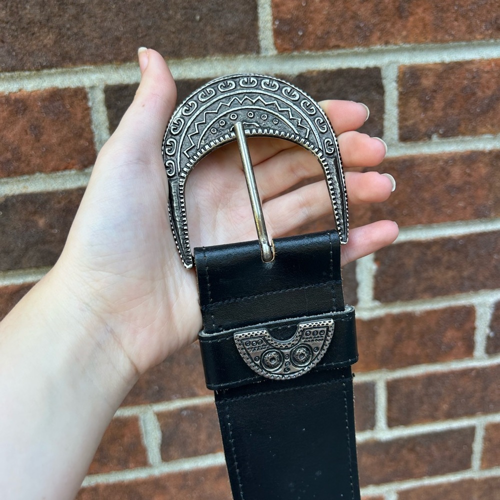 Le Chateau leather belt